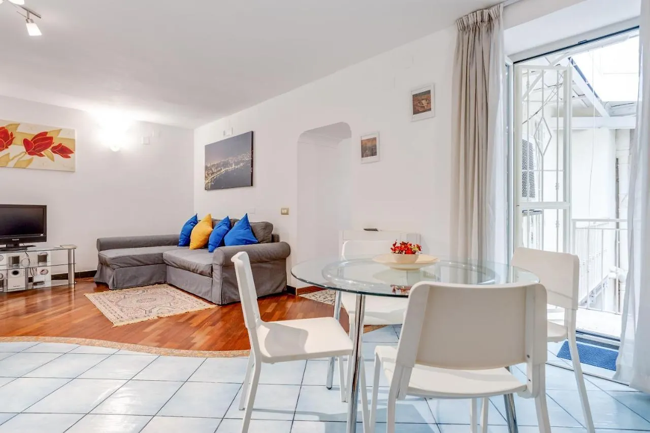 Appartamento Guesthost - Casa Querida Central & Elegant Flat Napoli