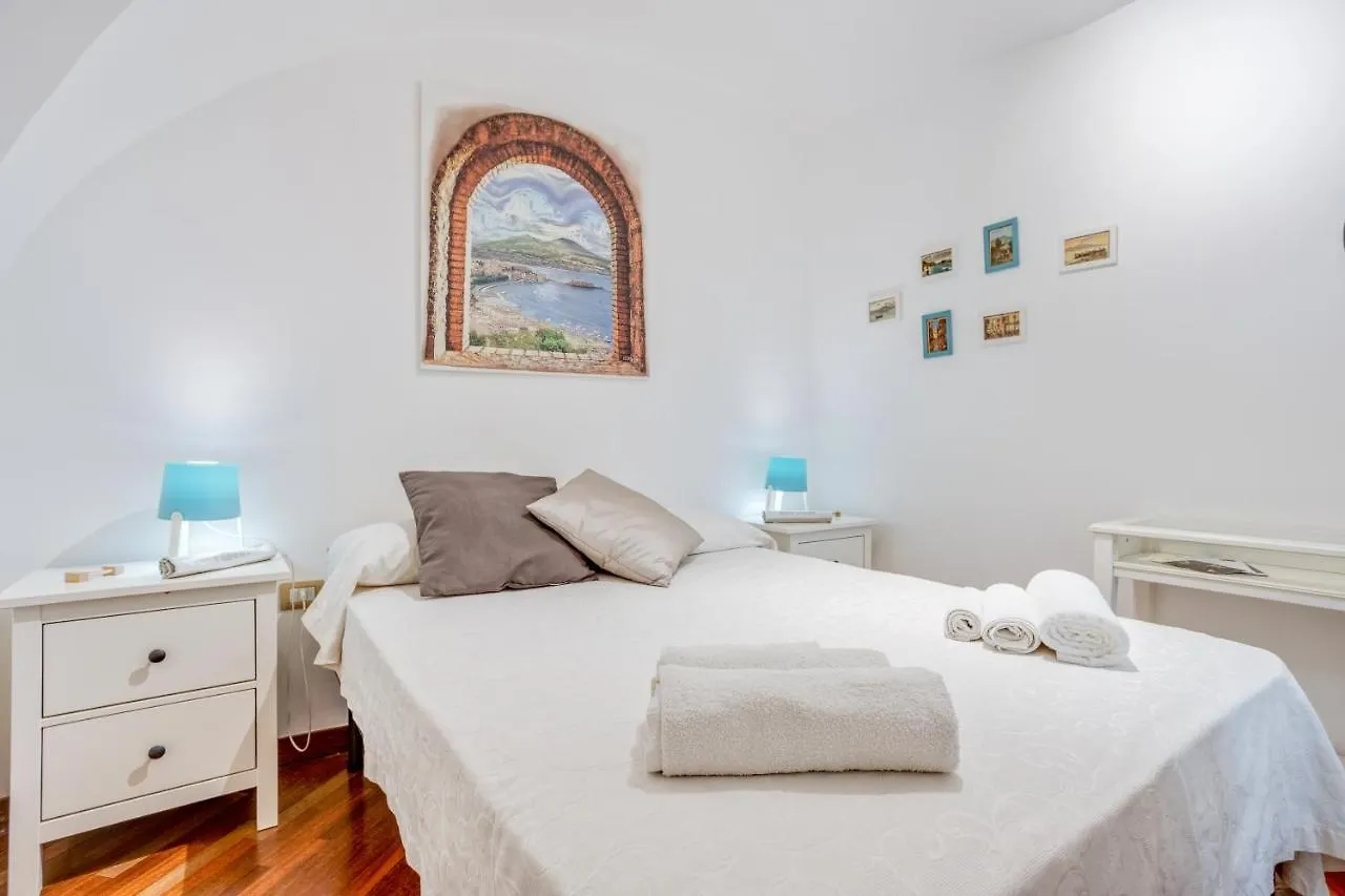 Appartamento Guesthost - Casa Querida Central & Elegant Flat Napoli