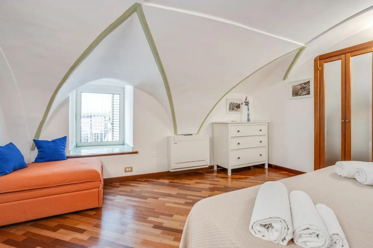 Guesthost - Casa Querida Central & Elegant Flat Napoli 0*,  Italia